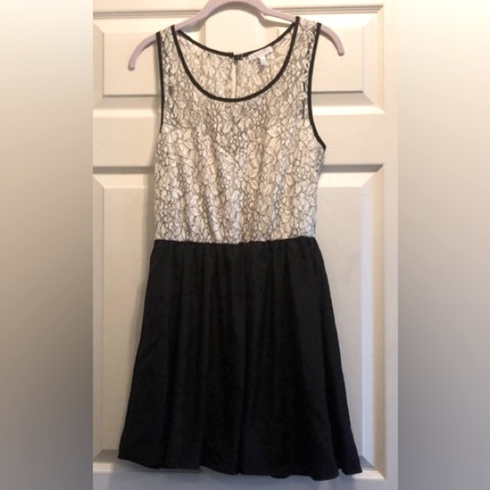 dELiA*s black and white dress with lace